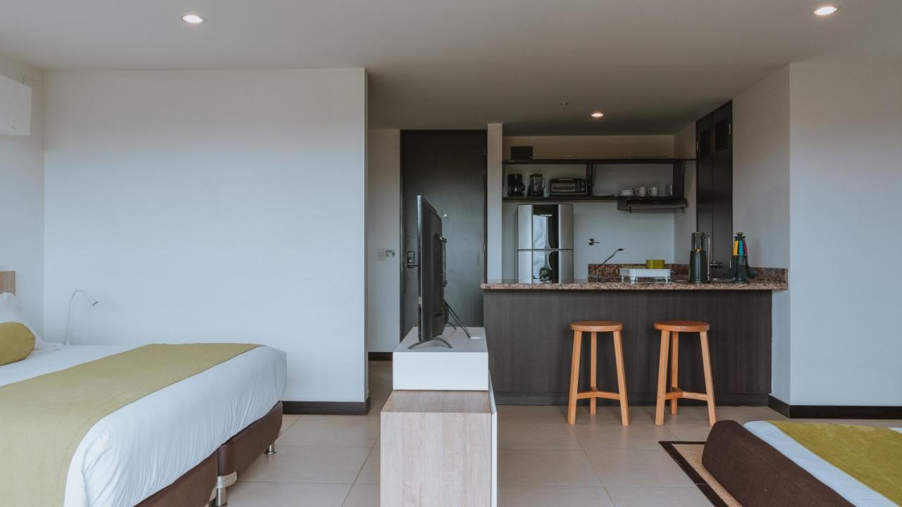 Travelers Rio Verde Living Suites Rionegro Exteriér fotografie