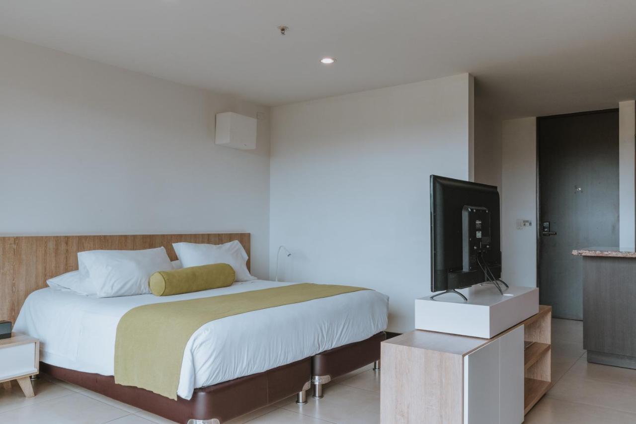 Travelers Rio Verde Living Suites Rionegro Exteriér fotografie