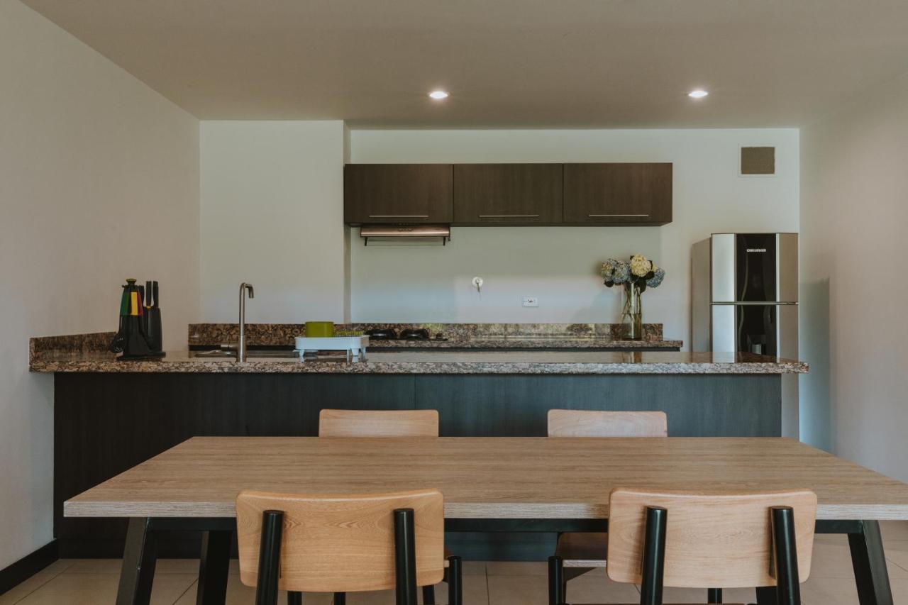 Travelers Rio Verde Living Suites Rionegro Exteriér fotografie