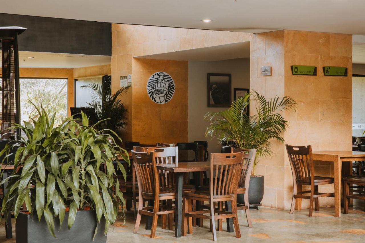 Travelers Rio Verde Living Suites Rionegro Exteriér fotografie